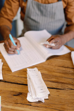 Barista record-keeping expenditures
