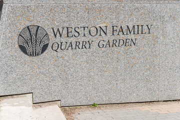 Obraz premium Weston Family Quarry Garden located at Don Valley Brick Works Park (550 Bayview Avenue in Toronto, Canada)