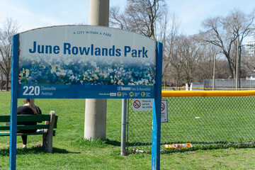Fototapeta premium sign at June Rowlands Park located at 220 Davisville Avenue in Toronto, Canada
