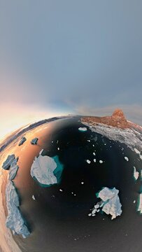 Icebergs tiny planet