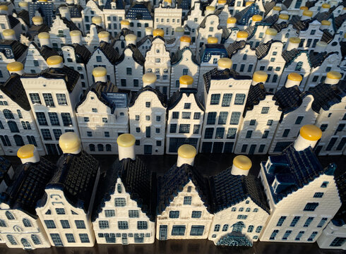 delft earthenware souvenir houses