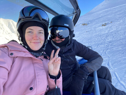 Selfie in googles in the mountains