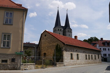 Fototapeta na wymiar Altstadt von Osterwieck in Sachsen-Anhalt mit Blick zur Stephanikirche