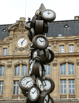 Paris - L'Heure de tous - Gare Saint Saint-Lazare