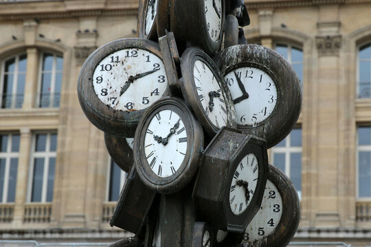 Paris - L'Heure de tous - Gare Saint Saint-Lazare