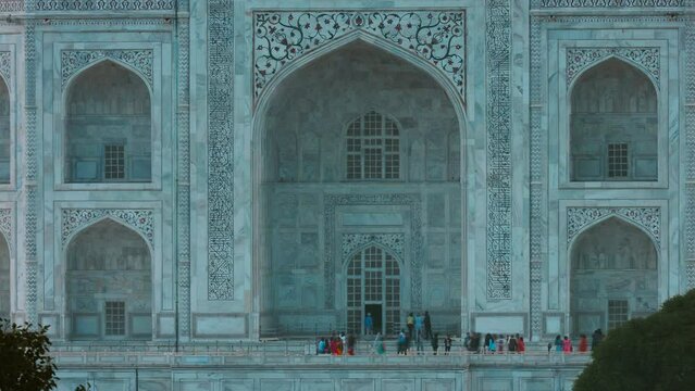 Taj Mahal In Agra, Uttar Pradesh, India. Close Up Of Entrance Details. Timelapse Of Taj Mahal. Seven World Wonders. Fabulous Taj Mahal Travel Concept. Crowds Of Tourists Visit Taj Mahal. Heritage.