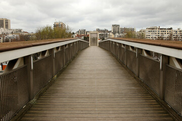 Levallois-Perret - Passerelle - Quai Charles Pasqua
