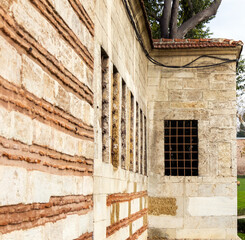 Fototapeta na wymiar old wall with windows, ottoman architecture istanbul