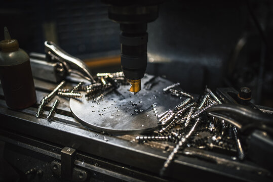 Countersinking thick metal parts to required size on a old mill machine