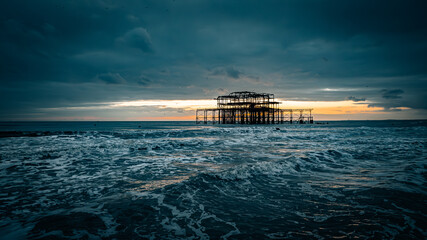 Aerial view of an old abandon pier in Brighton, East Sussex, UK - obrazy, fototapety, plakaty