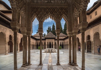 Patio de los Leones Patio of the Lion in the Palacios Nazaries. Alhambra Granada Andalucia Spain. - obrazy, fototapety, plakaty