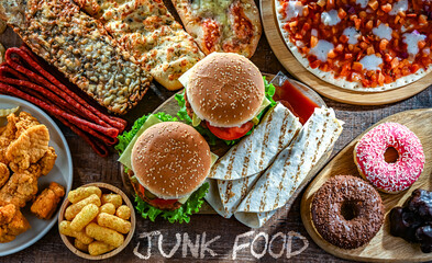 Foods enhancing the risk of cancer. Junk food - 790147965
