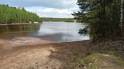Jezioro w parku. 