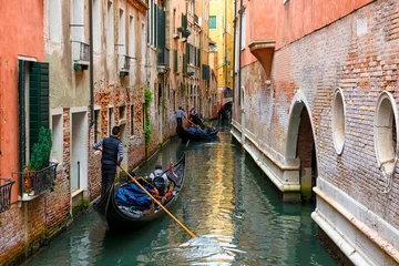 Tafelkleed Narrow canal with gondola in Venice, Italy. Architecture and landmark of Venice. Cozy cityscape of Venice. © Ekaterina Belova