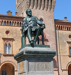 Statu di Giuseppe Verdi - Busseto