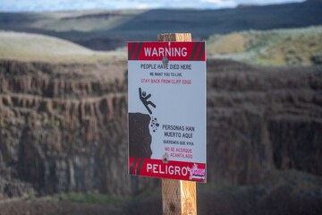 Warning Signs, Palouse Falls, Washington - obrazy, fototapety, plakaty