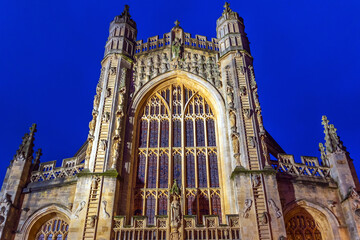 Historic Bath Abbey  in old town center - 790356536