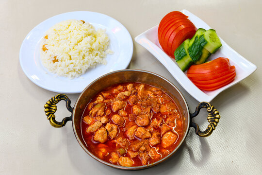 Sauteed chicken with carrots and peas ( Turkish ; Et, Tavuk Sote, guvec  )