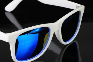Tinted shades, sunglasses 