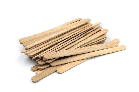 Popsicle sticks for crafts are on a white background.