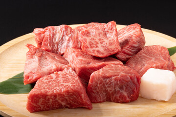 黒毛和牛　角切り（もも肉　肩肉）鹿児島県産