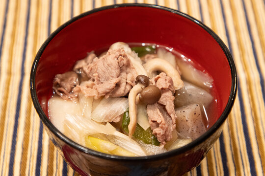 山形芋煮 内陸部の牛肉醤油味 