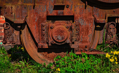 Rostige Bremse an einer Eisenbahn - 790568928