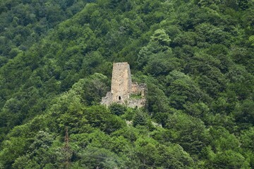 The ruins of an ancient fortress near the Zhinvali reservoir in Georgia. - 790589994