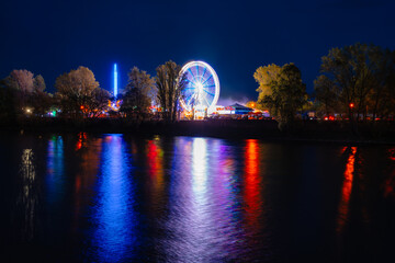 Riesenrad Volksfest Elbe Magdeburg Nachtaufnahme - 790614730