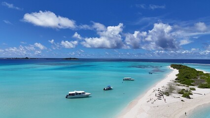 Тропический пейзаж. Отдых на белоснежных пляжах Мальдив.