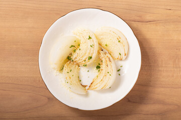 新玉ねぎの粉チーズ焼き