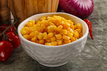 Sweet canned ripe corn grain