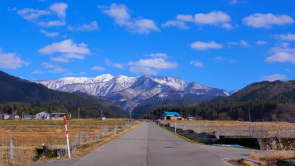 福井県勝山テラルふれあいロードからの経ヶ岳方向1