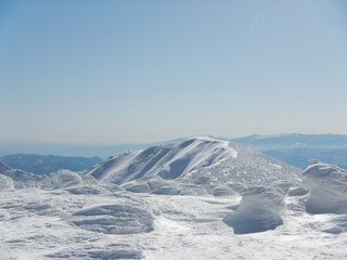 雪に覆われた南蔵王 樹氷 雪山