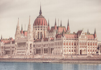 Obraz premium Budapest, Hungary: facade of the Hungarian parliament building