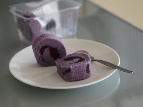 violet yamroll
