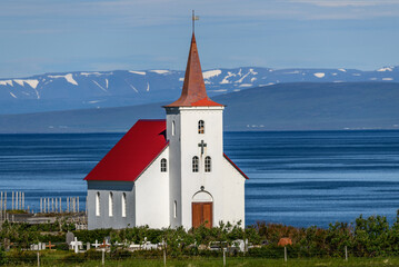 Kirche in Kollafjarðarnes Island - obrazy, fototapety, plakaty