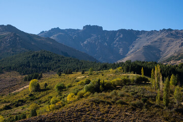 Obraz premium Mountain landscape in autumn and Cerro Corona de Huinganco, Neuquén province, Patagonia.