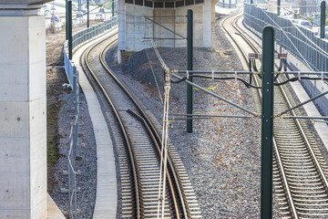 Trasse für die S-Bahn für den öffentlichen Nahverkehr - 791012761
