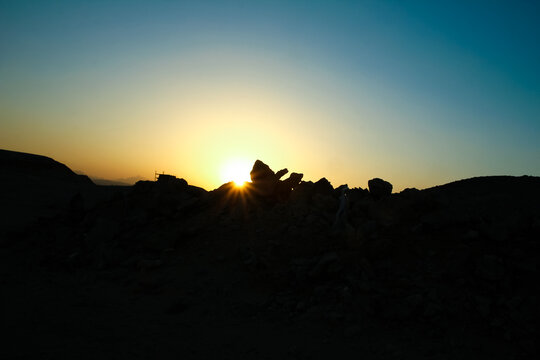 Fototapeta Beautiful silhouette of a mountain desert background