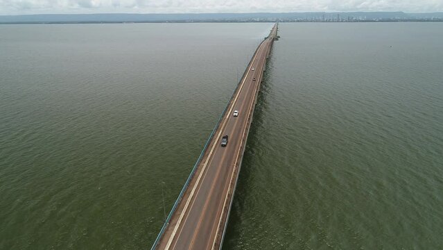 Ponte da Amizade e da Integra&ccedil;&atilde;o Nacional, Tocantins River, connects Palmas and Porto Nacional - Tocantins, Brazil