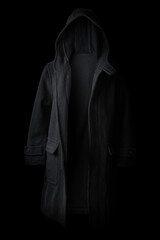 暗闇に立つ男（hooded coat)