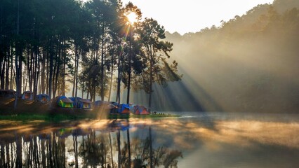 Pang ung lake with foggy morning mae hong son thailand - obrazy, fototapety, plakaty