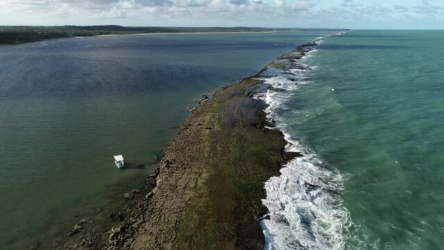 Reef at the mouth of the Sinimbu River - Ba&iacute;a da Trai&ccedil;&atilde;o, Para&iacute;ba, Brazil