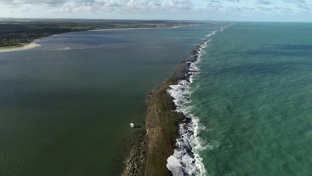 Reef at the mouth of the Sinimbu River - Ba&iacute;a da Trai&ccedil;&atilde;o, Para&iacute;ba, Brazil