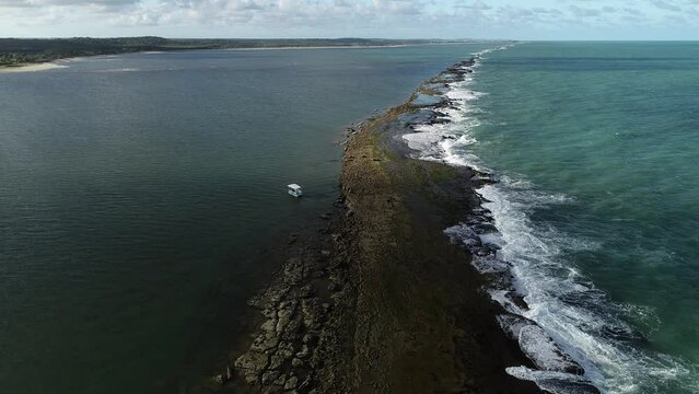 Reef at the mouth of the Sinimbu River - Ba&iacute;a da Trai&ccedil;&atilde;o, Para&iacute;ba, Brazil