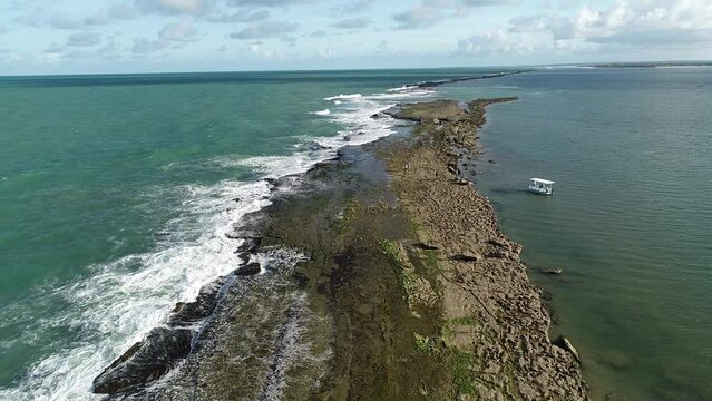 Reef at the mouth of the Sinimbu River - Ba&iacute;a da Trai&ccedil;&atilde;o, Para&iacute;ba, Brazil