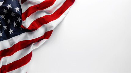 白い背景を覆うアメリカ国旗。 
