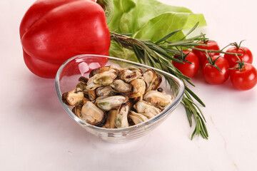 Marinated mussels in the bowl