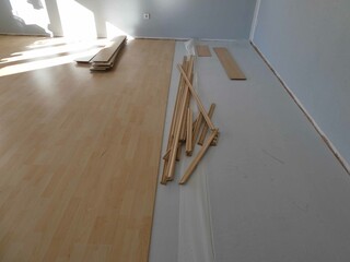 Klick Vinyl Boden in Zimmer verlegen